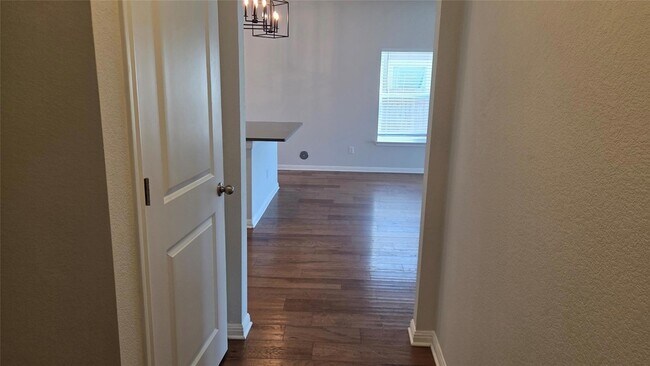 Building Photo - 209 Winding Hollow Ln
