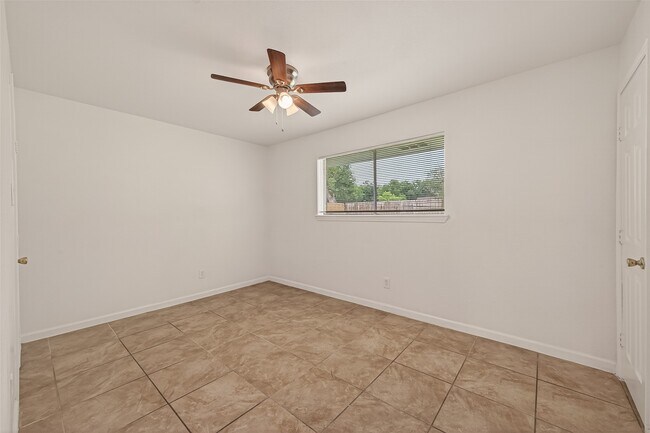 Building Photo - 6311 Tall Willow Dr