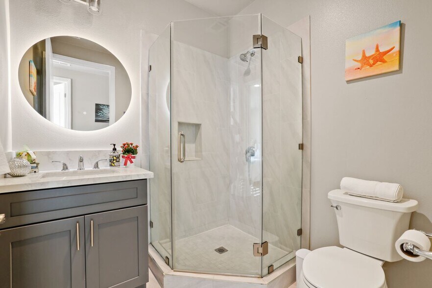 Building Photo - 14881 Newland St