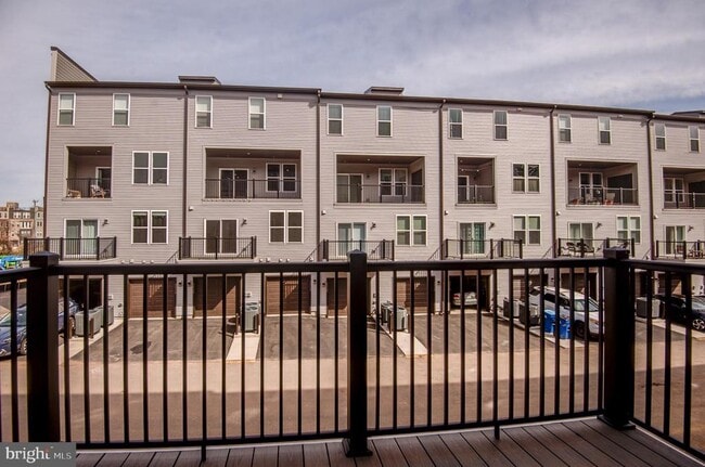 Building Photo - 43798 Middleway Ter