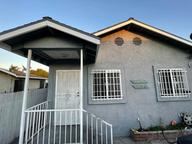 Building Photo - 8416 1/2-8416 1/2 Graham Ave