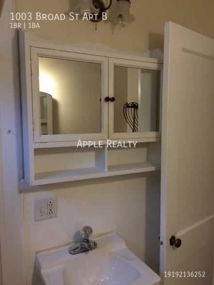 Building Photo - 1003 Broad St