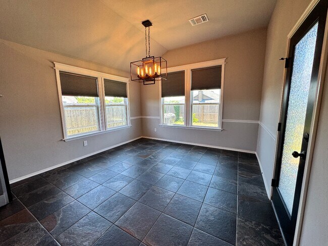 Building Photo - 1104 Black Mesa Rd