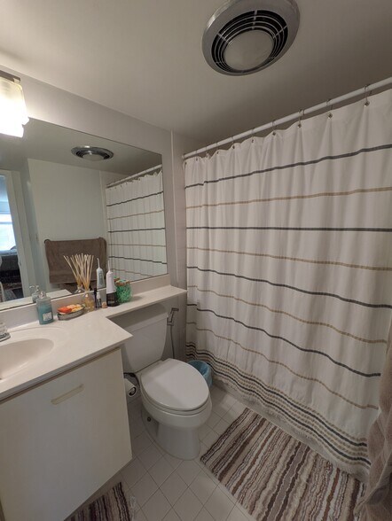 Building Photo - 2111 Wisconsin Ave NW