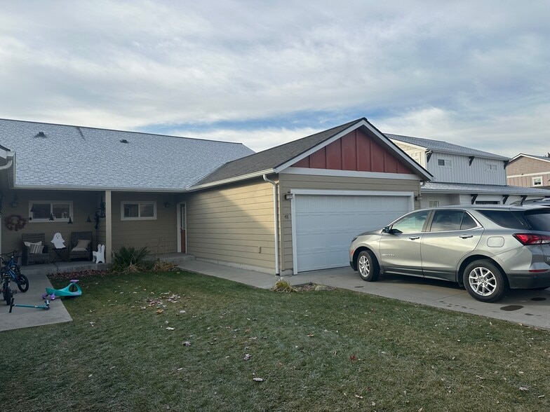 Front Entrance - 48 Vista Loop