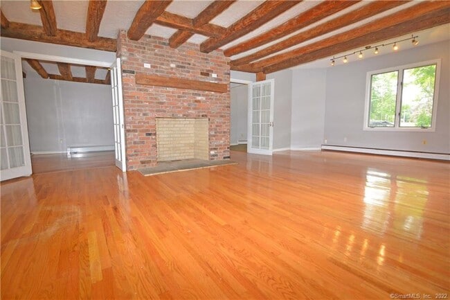 Building Photo - 405 Maple Ave