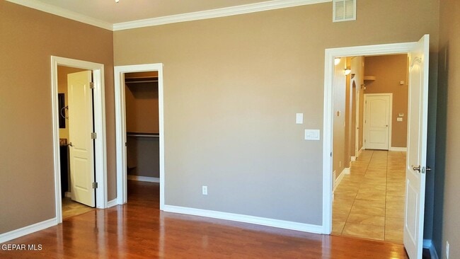Building Photo - 11727 Dos Palmas Dr