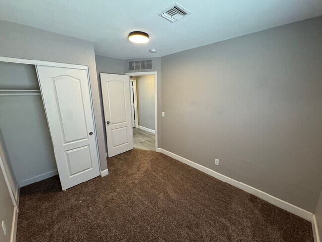 Building Photo - 768 E Stottler Pl