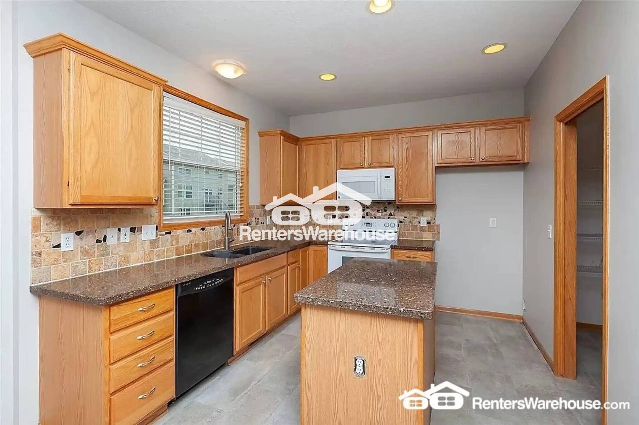 Building Photo - 7732 Beechtree Ln