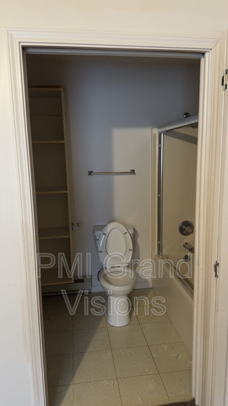 Building Photo - 1305 18th St