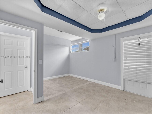 Building Photo - 6525 SW 18th St