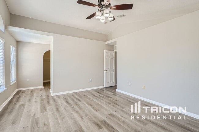 Building Photo - 17017 Lixberry Way