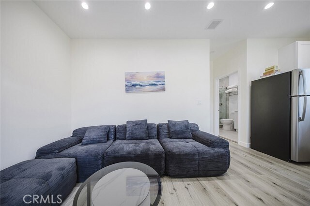 Building Photo - 12809 Woodley Ave