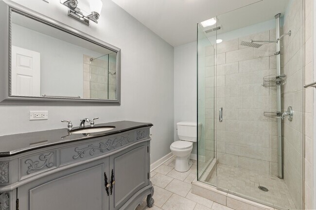 Building Photo - 544 Phillippa St