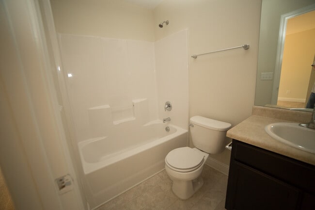 Building Photo - 20 Golden Poppy Ln