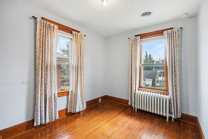 Building Photo - 144 Seminary Ave