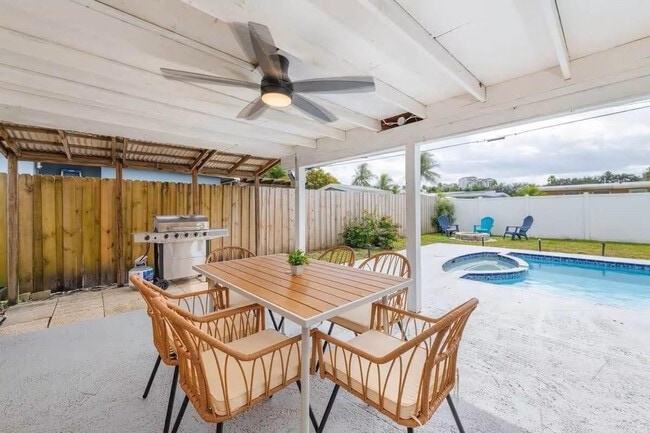 Building Photo - 3762 Catalina Rd