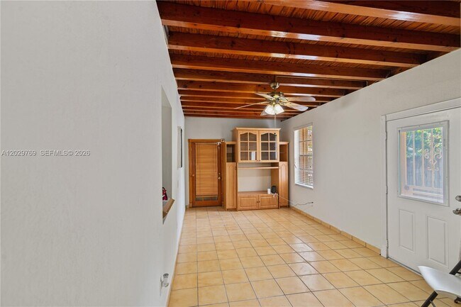 Building Photo - 210 E 61st St