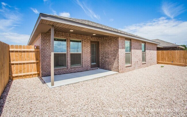 Building Photo - 921 Tulane St