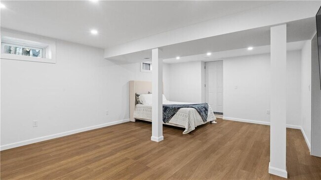 Building Photo - 82 Primrose Dr