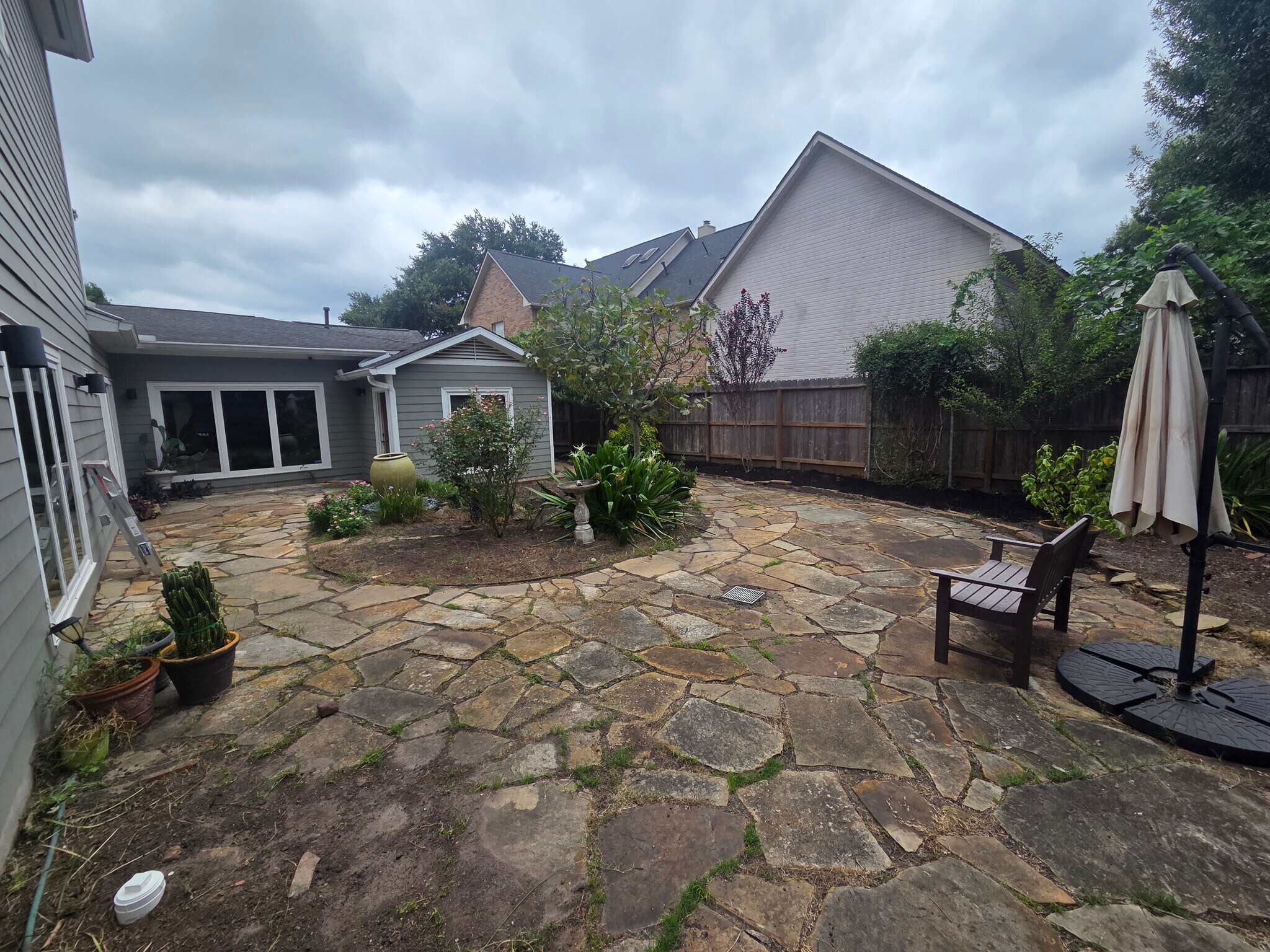 Massive Backyard - 4531 Palmetto St