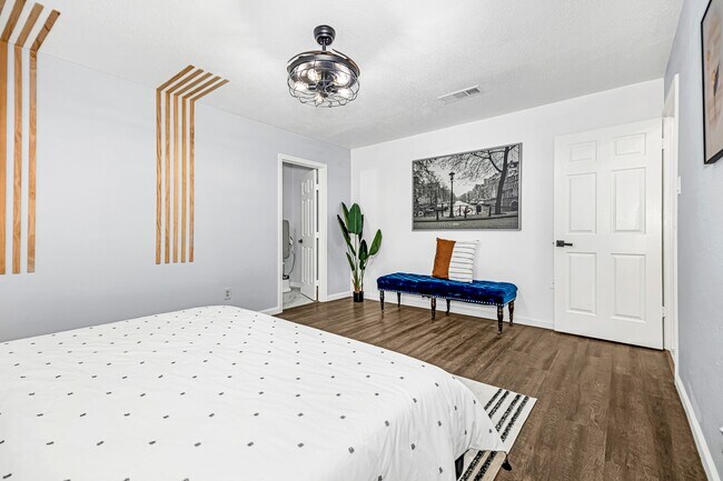 Building Photo - 13330 Trompilla Ln