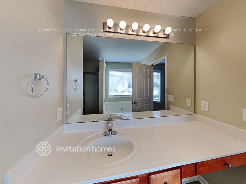 Building Photo - 1392 Summer Hill Ct