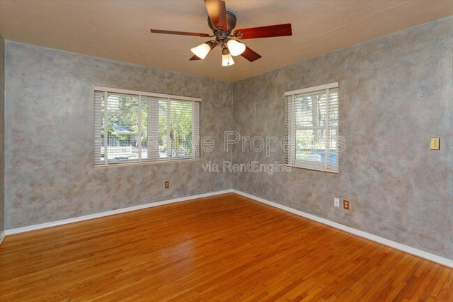 Building Photo - 816 Putnam Ave