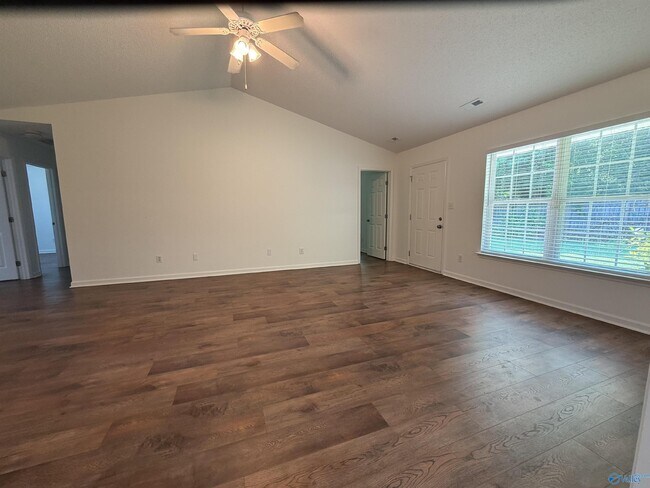 Building Photo - 111 Turnstone Ct SW