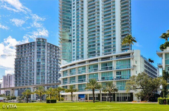 Building Photo - 92 SW 3rd St