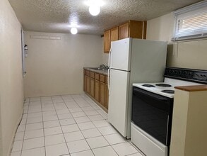 Building Photo - 709 Evans Ave