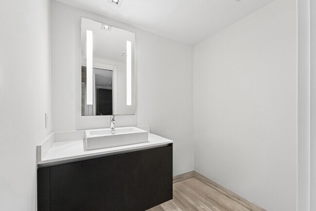 Building Photo - 1451 Brickell Ave