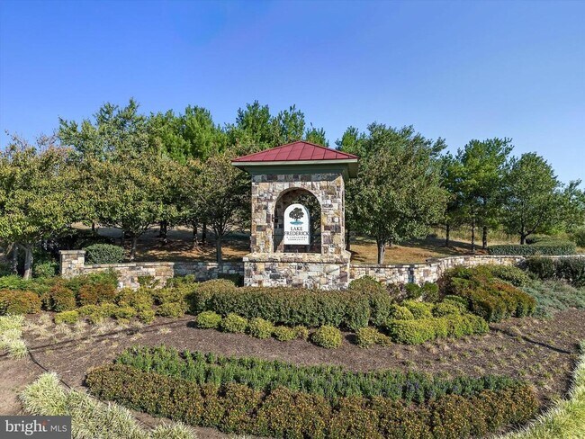 Building Photo - 124 Emperor Dr