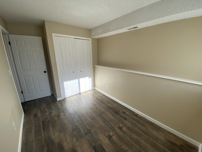 Lower-level bedroom - 3955 Glenhurst St