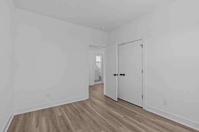 Building Photo - Luxurious Newly Built 3BD, 4BA Downtown Raleigh Townhome with Spacious Balcony and Natural Light ...