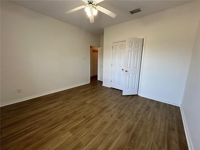 Building Photo - 5463 Henning Dr W