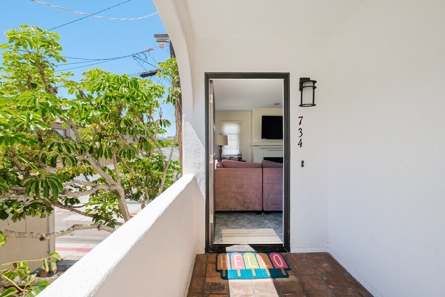 Building Photo - 734 Jersey Ct