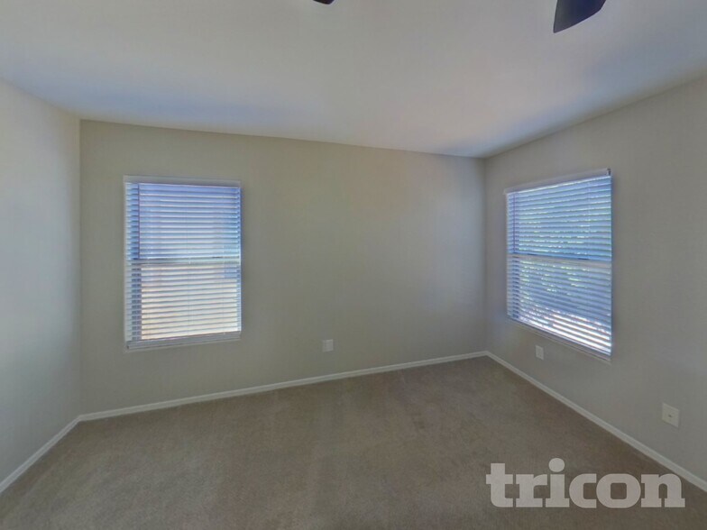 Building Photo - 40268 W Helen Ct