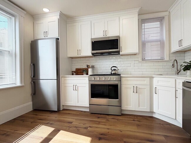 Building Photo - 1918 Kerrigan Ave