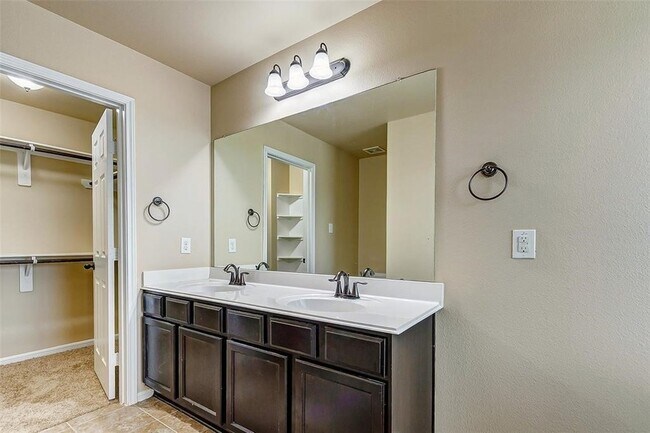 Building Photo - 6039 Shelbourne Park Ln
