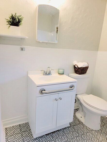 Bathroom - 813 28th St