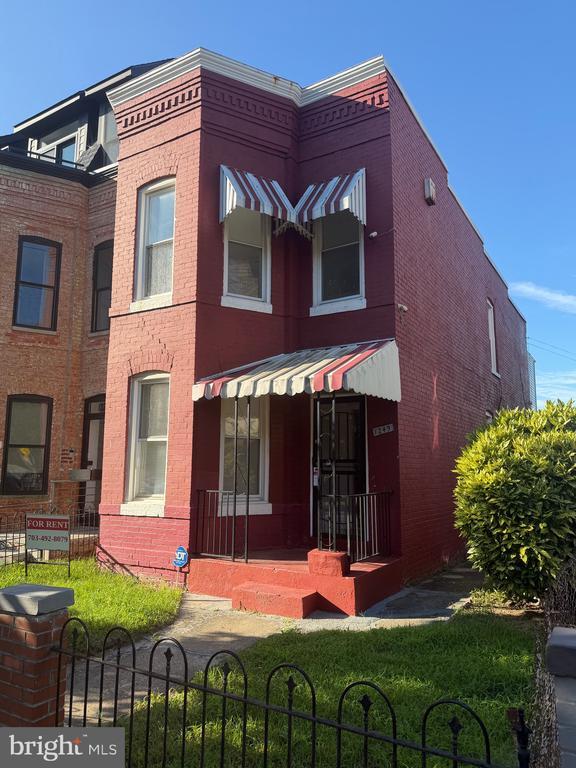 Building Photo - 1249 Morse St NE