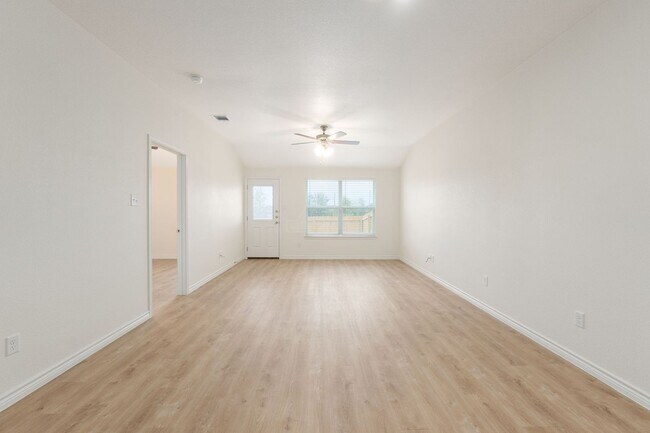 Building Photo - 1604 Pima Trail