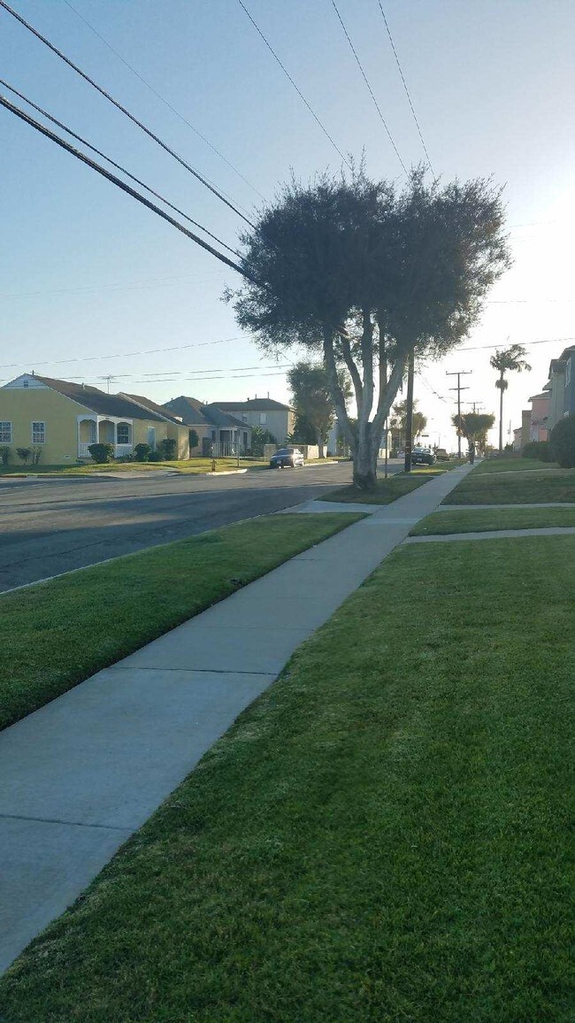 Street View - 2059 W 104th St