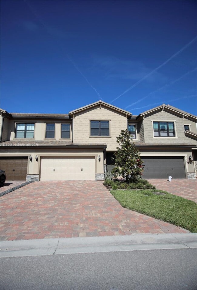 Building Photo - 8293 Cadre Noir Rd