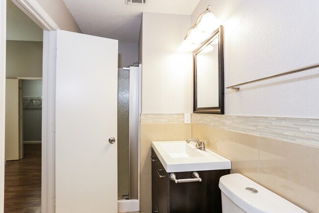 Building Photo - 327 Tioga Dr