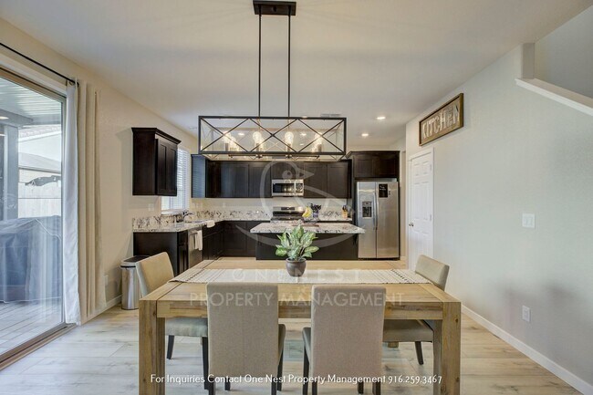 Building Photo - Stunning 4-bedroom, 3-bathroom Home in the heart of Lincoln!