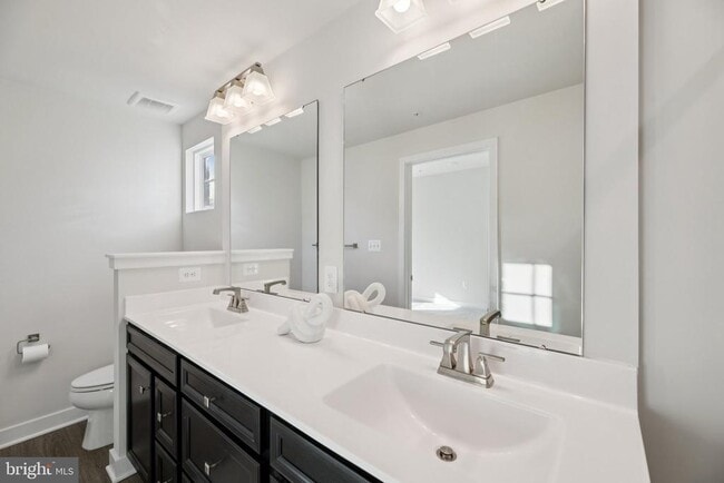 Building Photo - 10960 Presidential Pkwy