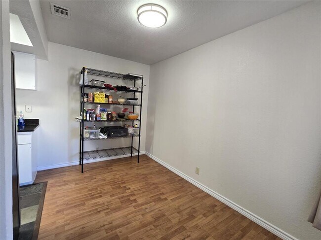 Building Photo - 2600 Penny Ln