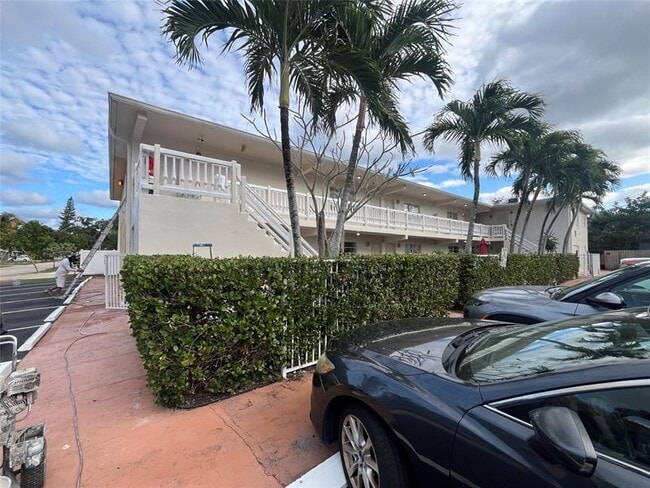 Building Photo - 1414 NE 5th Terrace